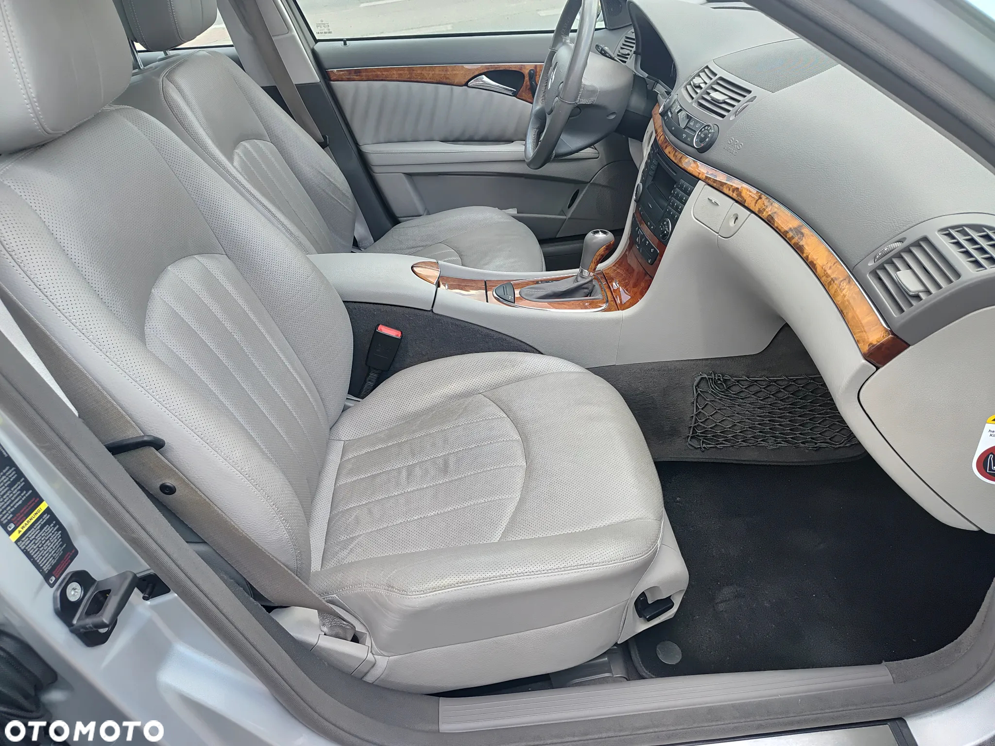 Mercedes-Benz Klasa E 300 Elegance - 19