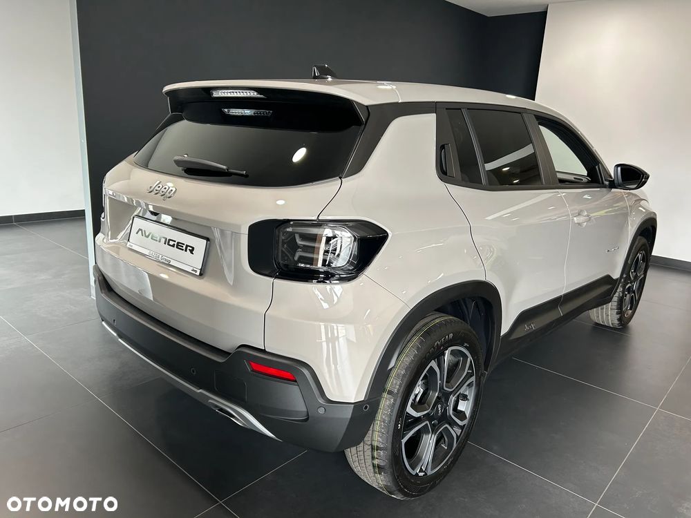 Jeep Avenger 1.2 T3 mHEV Summit FWD eDCT6 - 7