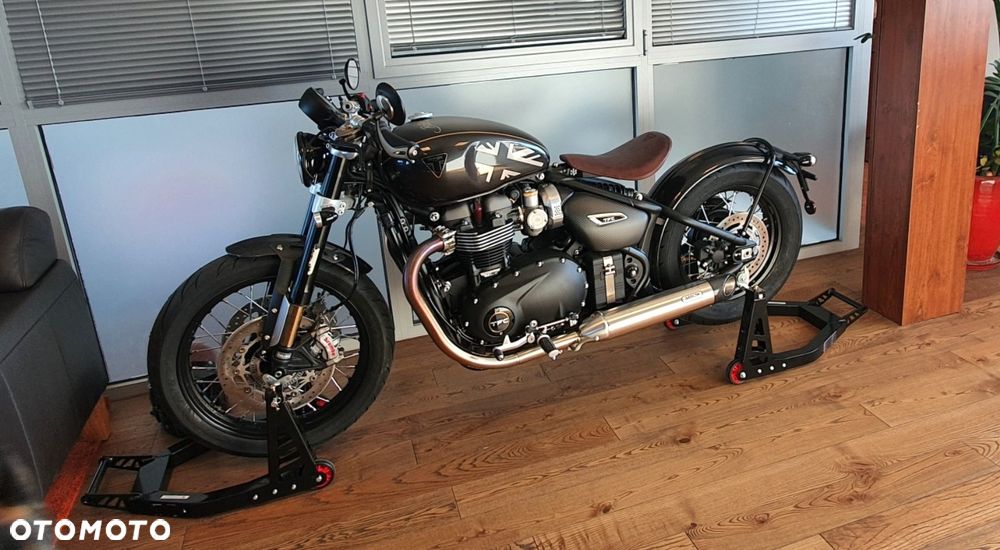 Triumph Bonneville Bobber - 7