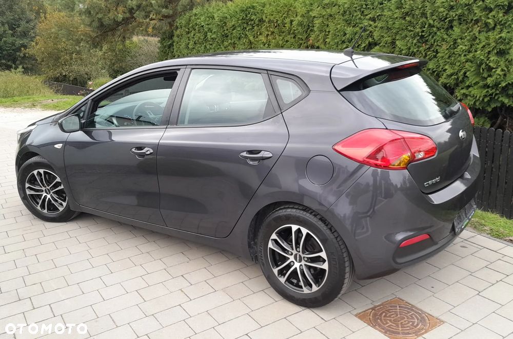 Kia Ceed 2012 photo 5