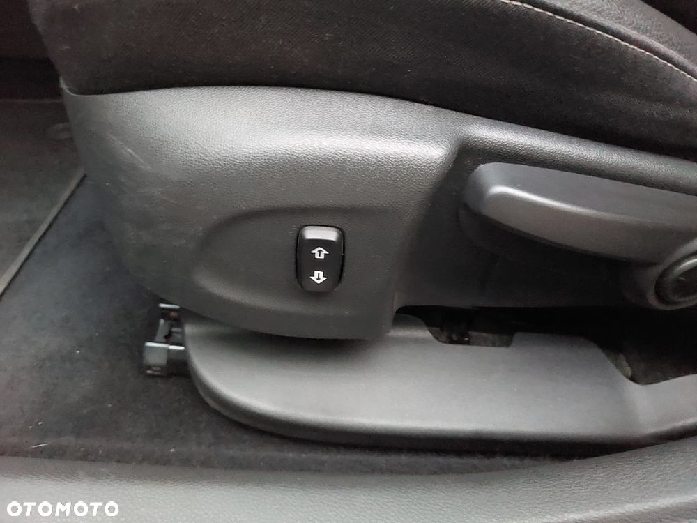 Opel Astra 1.6 CDTI Elite - 30