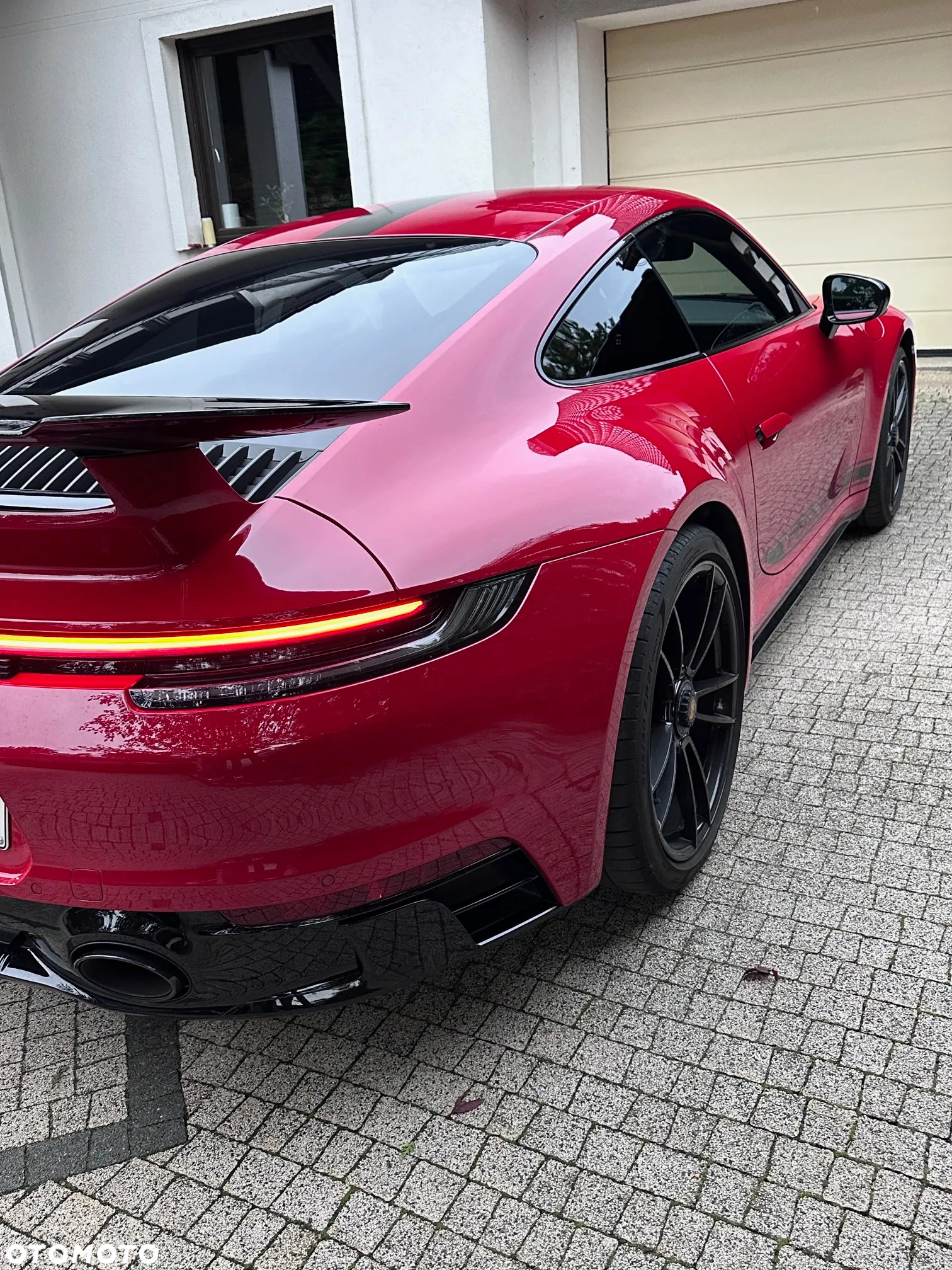 Porsche 911 Carrera GTS - 4