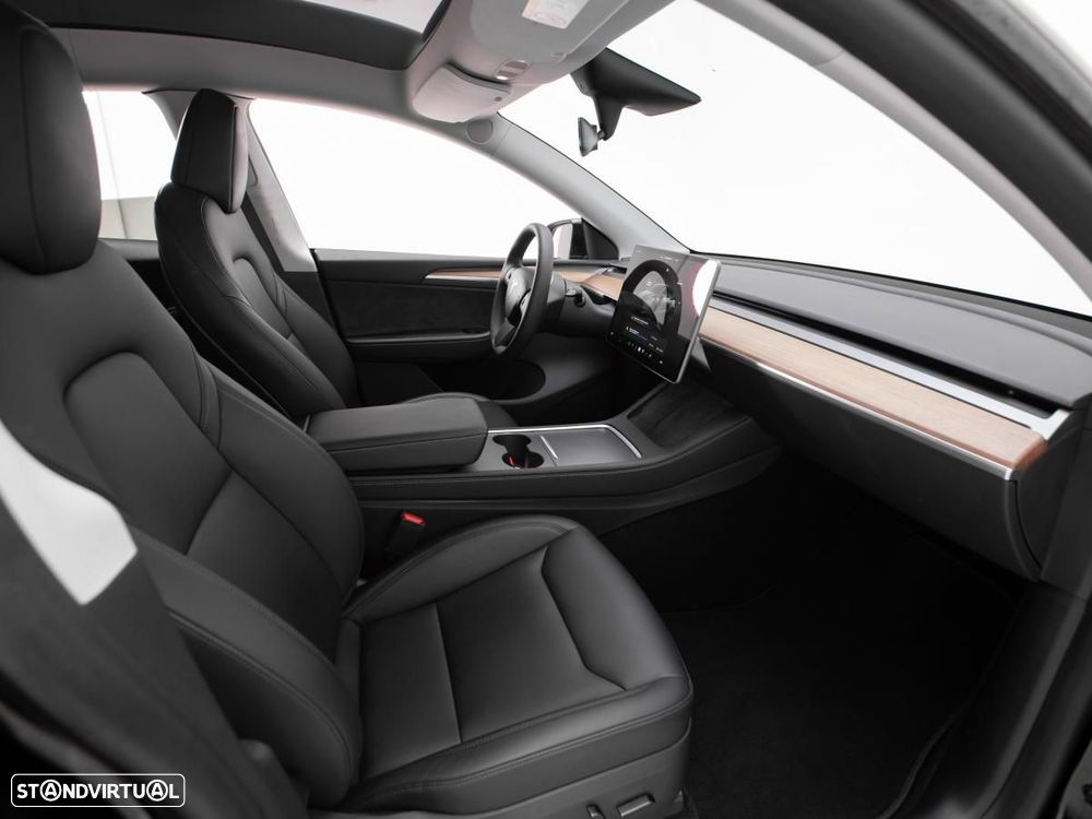 Tesla Model Y Long Range Dual Motor AWD - 10