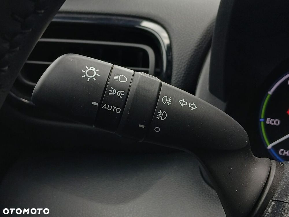 Toyota Yaris Cross Hybrid 1.5 Comfort 4x4 - 30