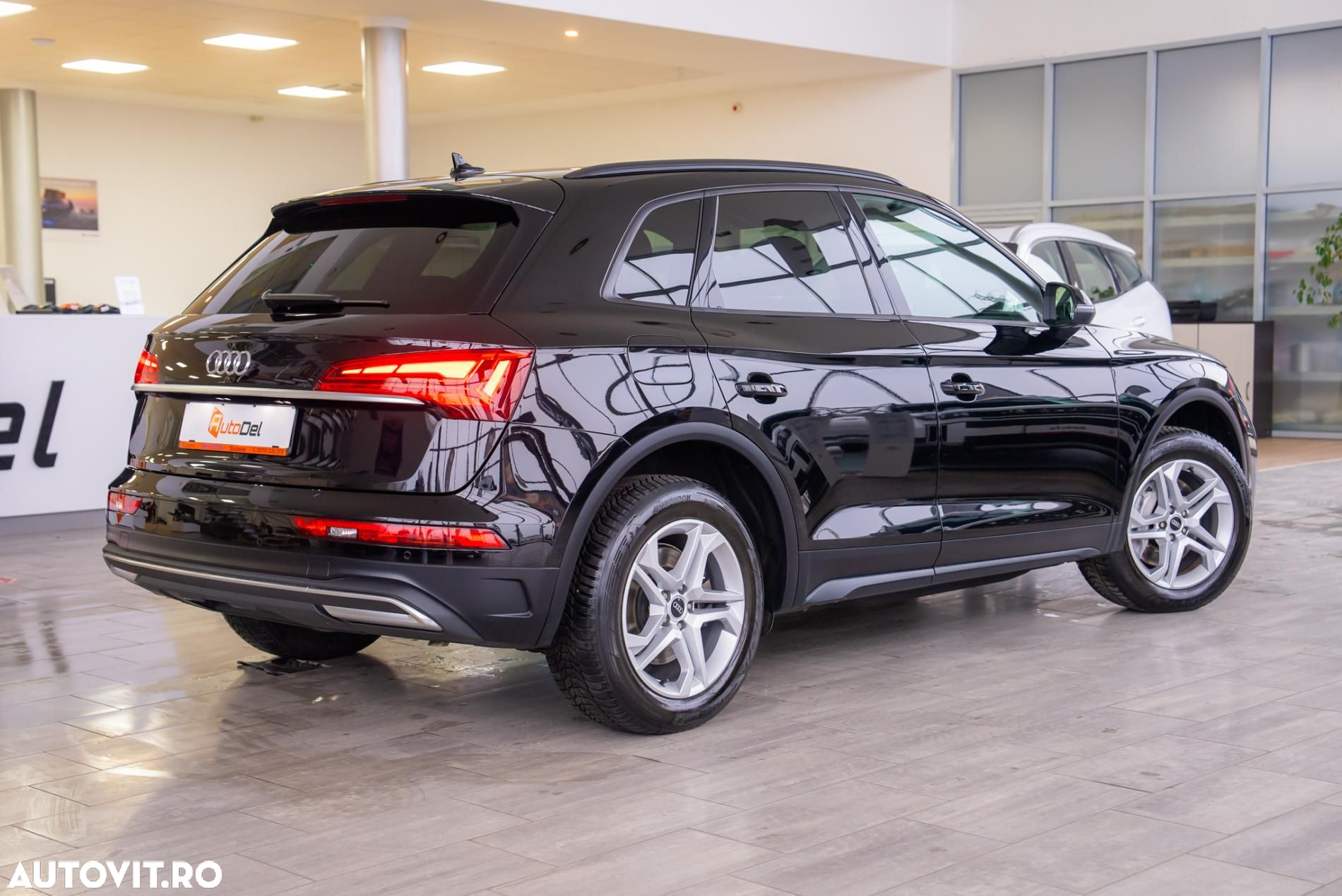 Audi Q5 50 TFSI e quattro S tronic sport - 4