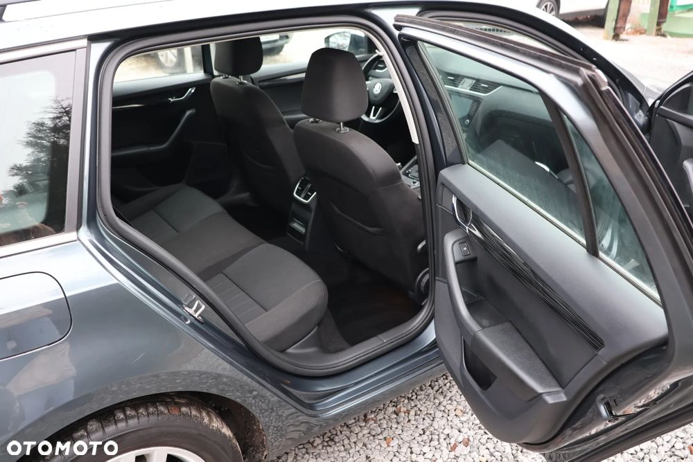 Skoda Octavia 1.5 TSI ACT DSG Tour - 14