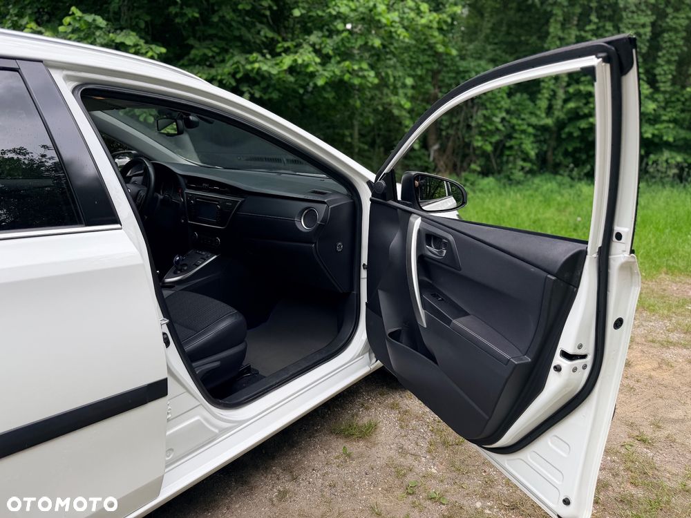 Toyota Auris Hybrid 135 Premium - 21