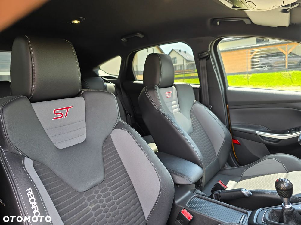 Ford Focus - 16