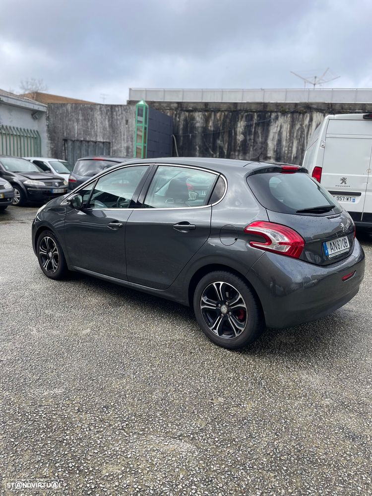 Peugeot 208 1.6 e-HDi Allure - 3
