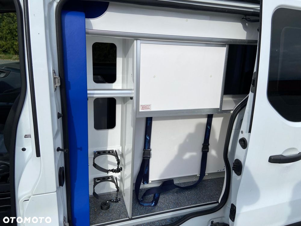 Opel Ambulans Karetka vivaro - 18