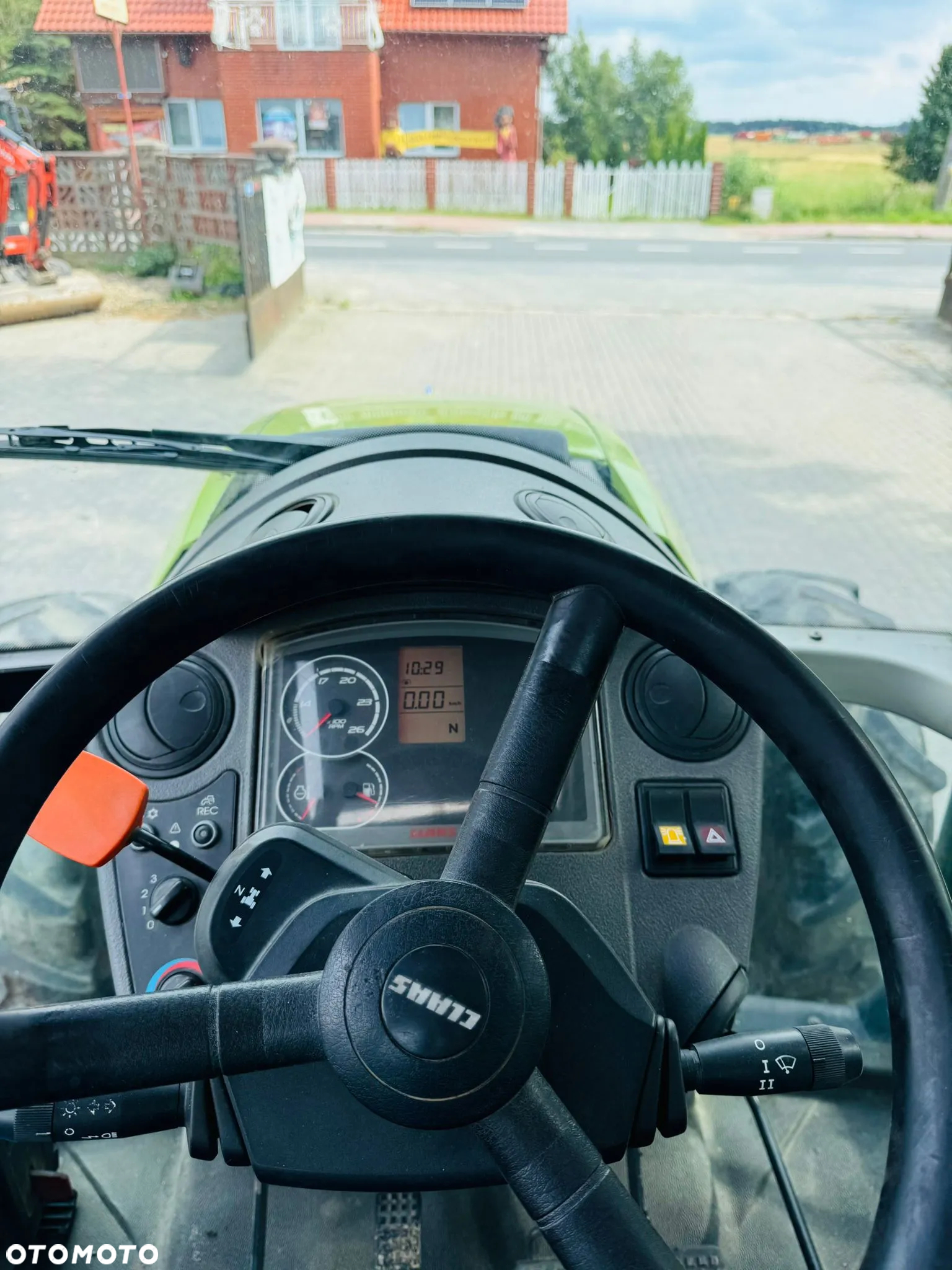 Claas Axos 330 - 14