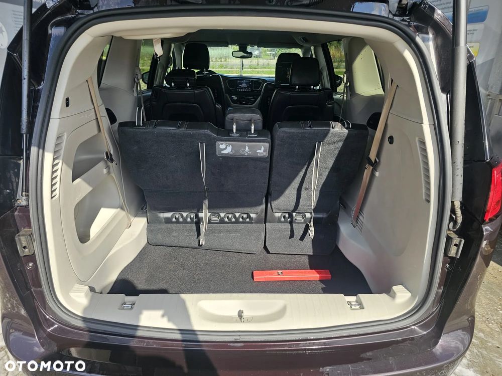 Chrysler Pacifica - 19