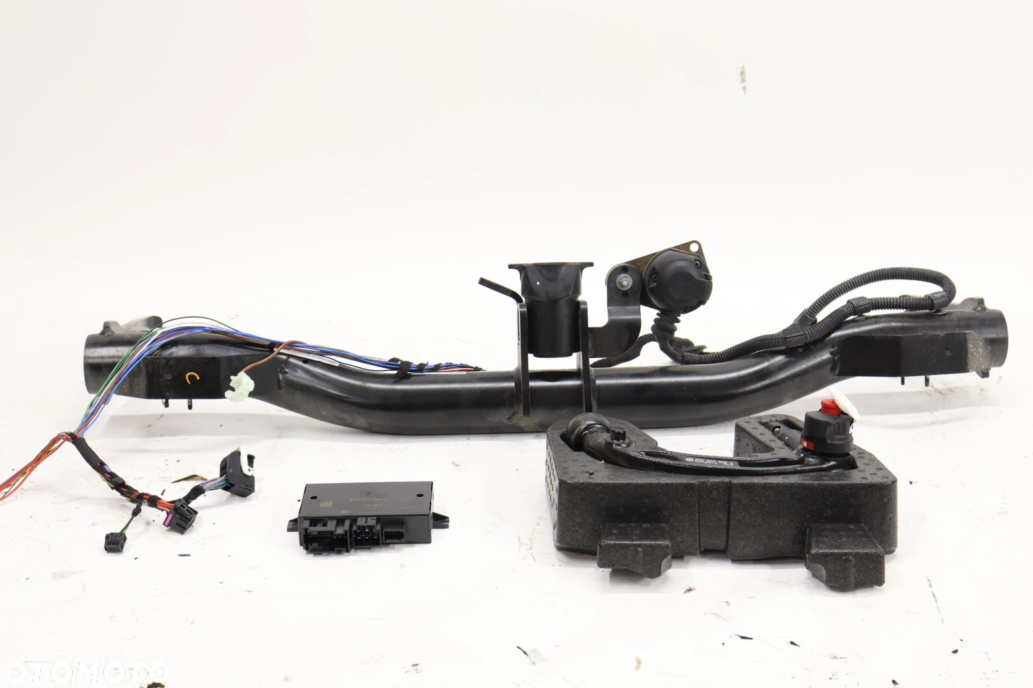 VW T-Cross hak holowniczy 2GM803881D - 1