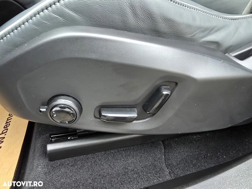 Volvo XC 60 Recharge T6 Twin Engine eAWD R-Design Expression - 24