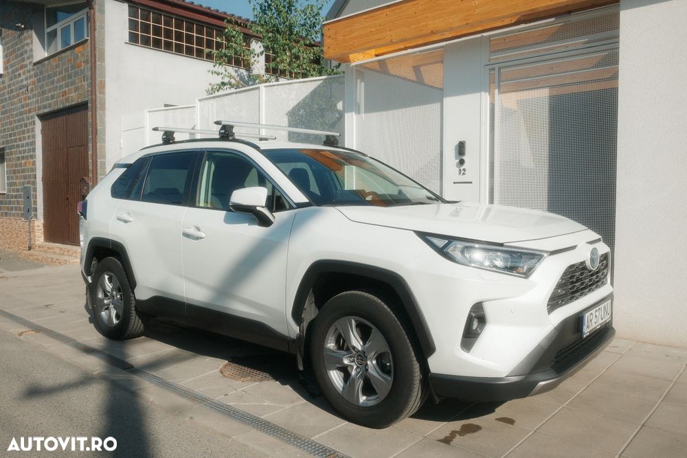 Toyota RAV4 - 1