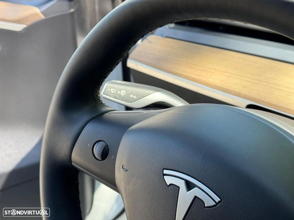 Tesla Model Y Long Range Dual Motor AWD - 20