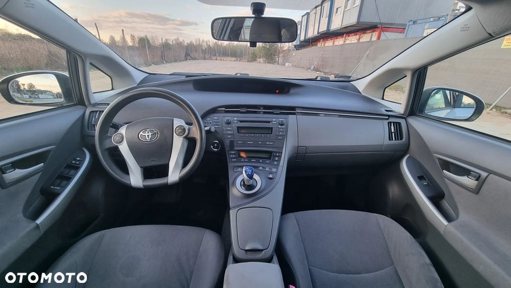 Toyota Prius 1.8 HSD Active - 16