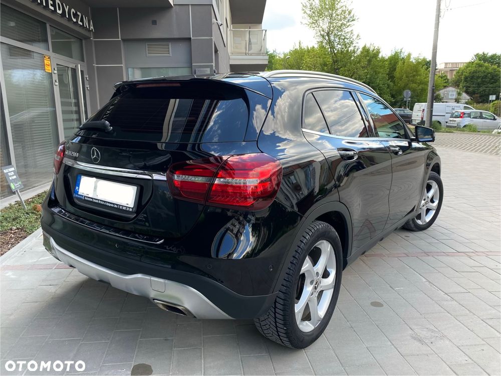 Mercedes-Benz GLA 200 7G-DCT Urban - 16