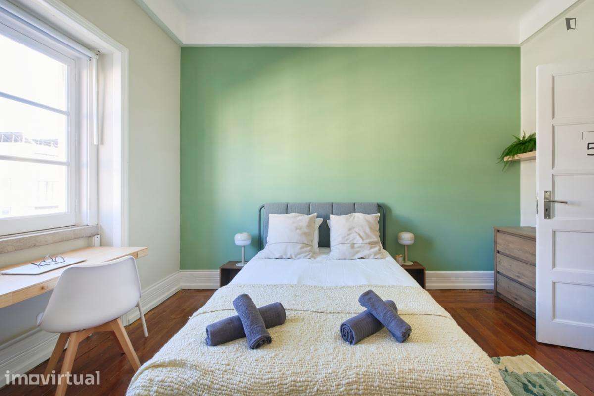 Quarto - localizado em Marquês de Pombal Lisbon - Grande imagem: 4/55