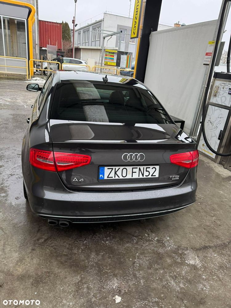 Audi A4 Limousine - 4