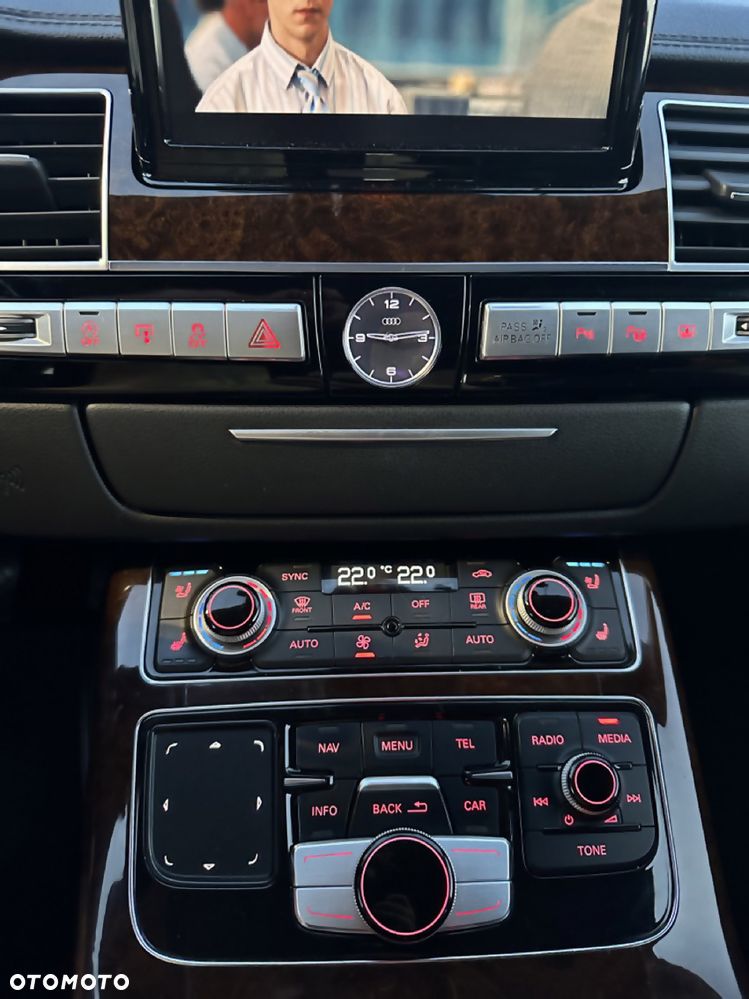 Audi A8 - 6