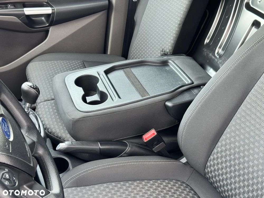 Ford Transit Connect - 17