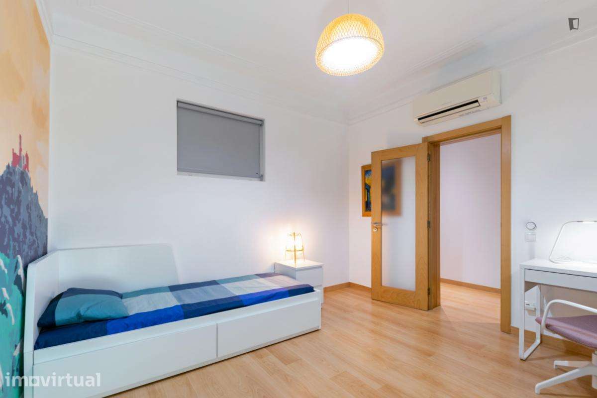 Quarto - localizado em São Sebastião Lisbon - Grande imagem: 2/20