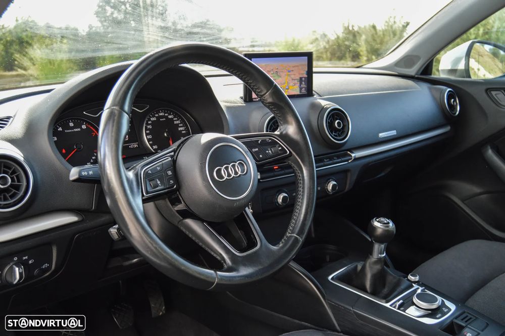 Audi A3 Limousine 30 TFSI - 9