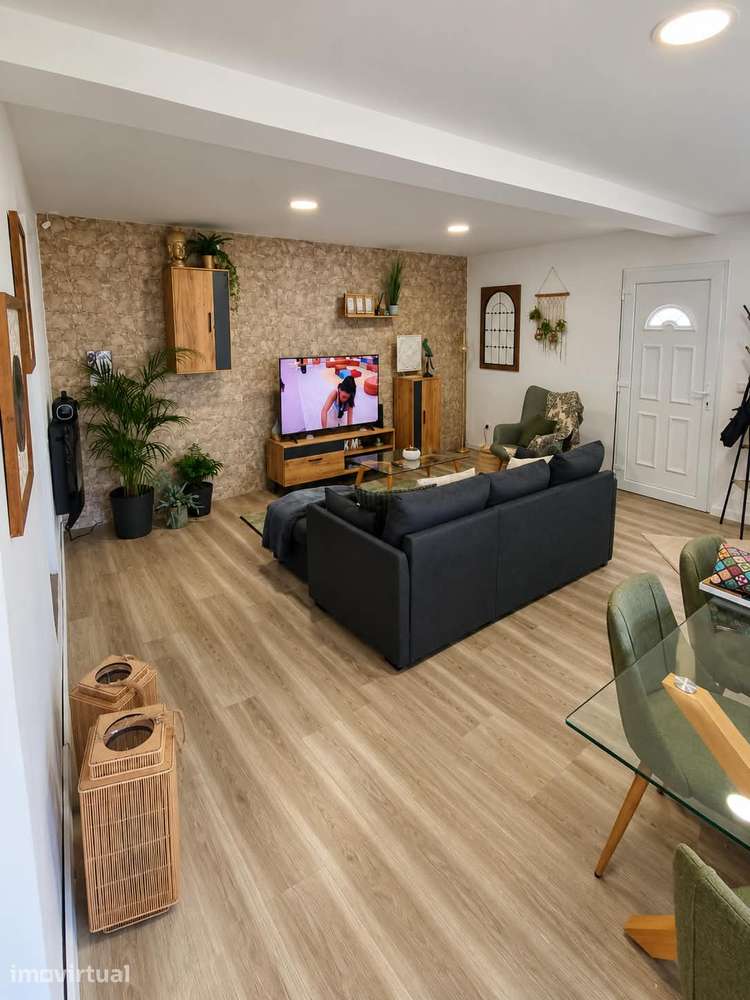 Moradia T3 pronta a habitar com 1.900 m² de terreno e vista mar - Grande imagem: 4/23
