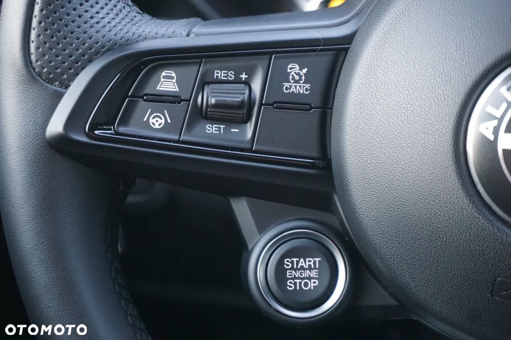 Alfa Romeo Giulia 2.0 Turbo Veloce Q4 - 13