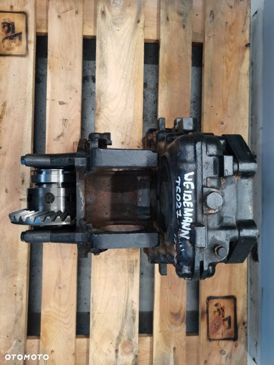 Środek mostu Weidemann T 6027 {12X32 Carraro 26.16} - 7