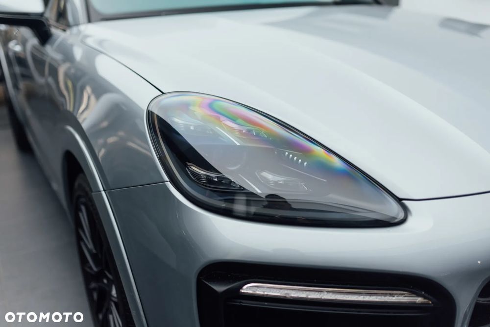 Porsche Cayenne - 34