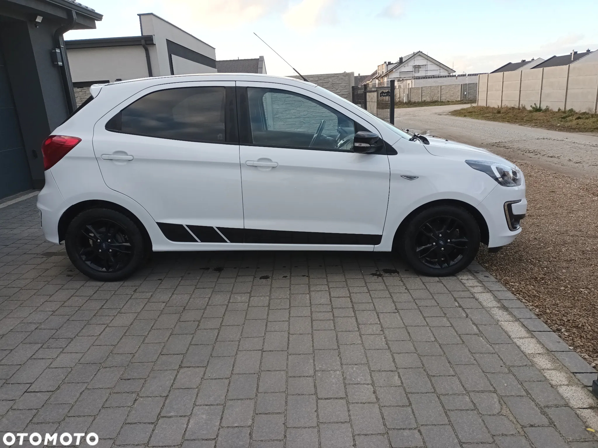 Ford Ka+ 1.2 Ti-VCT Black Edition - 8