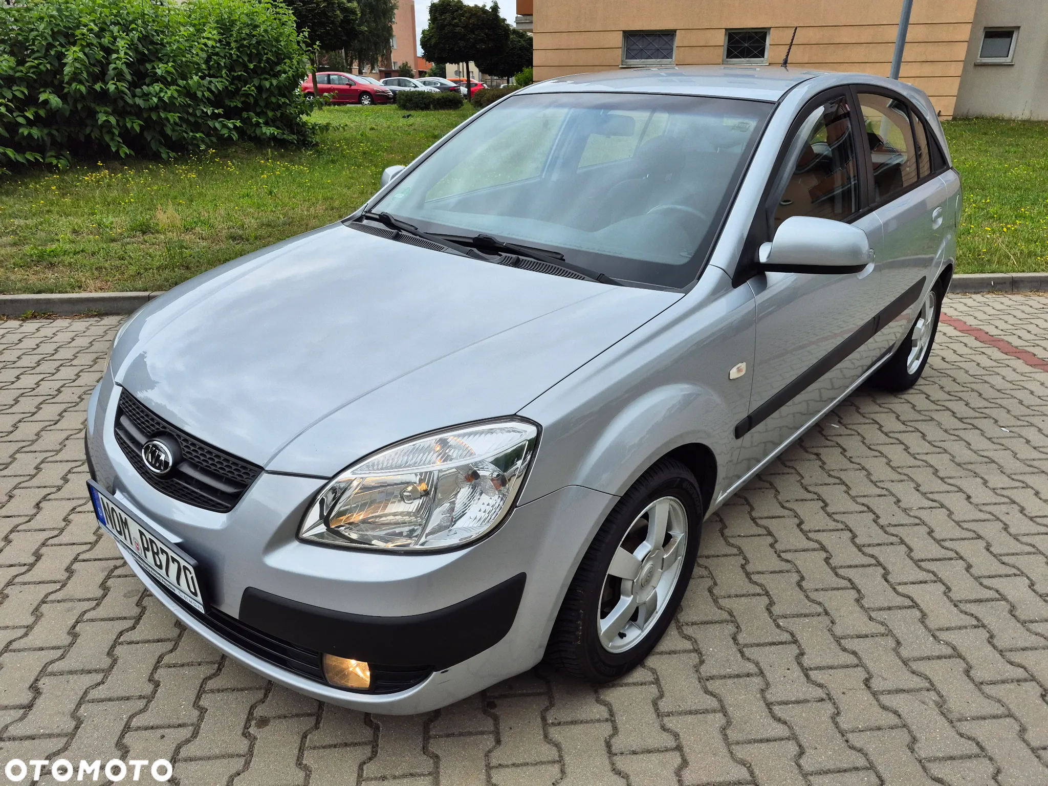 Kia Rio 1.4 Comfort - 12