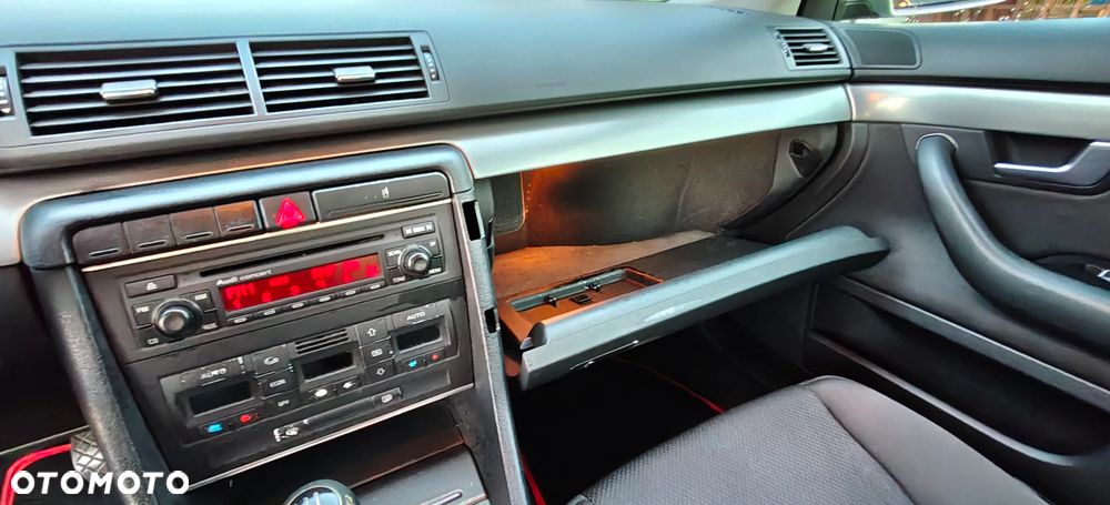 Audi A4 Limousine - 11