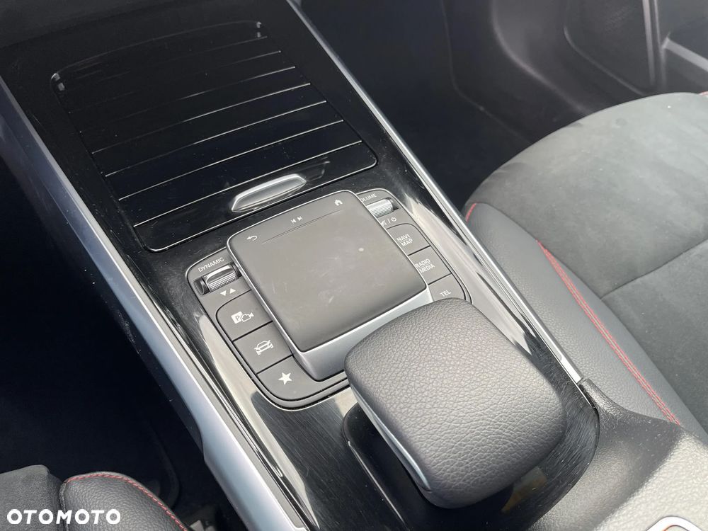 Mercedes-Benz GLB 200 d 4-Matic AMG Line 8G-DCT - 16