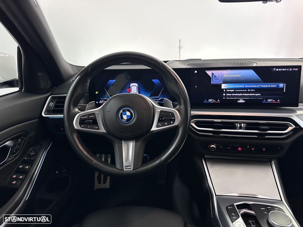 BMW 330 e Pack Desportivo M Pro Auto - 15