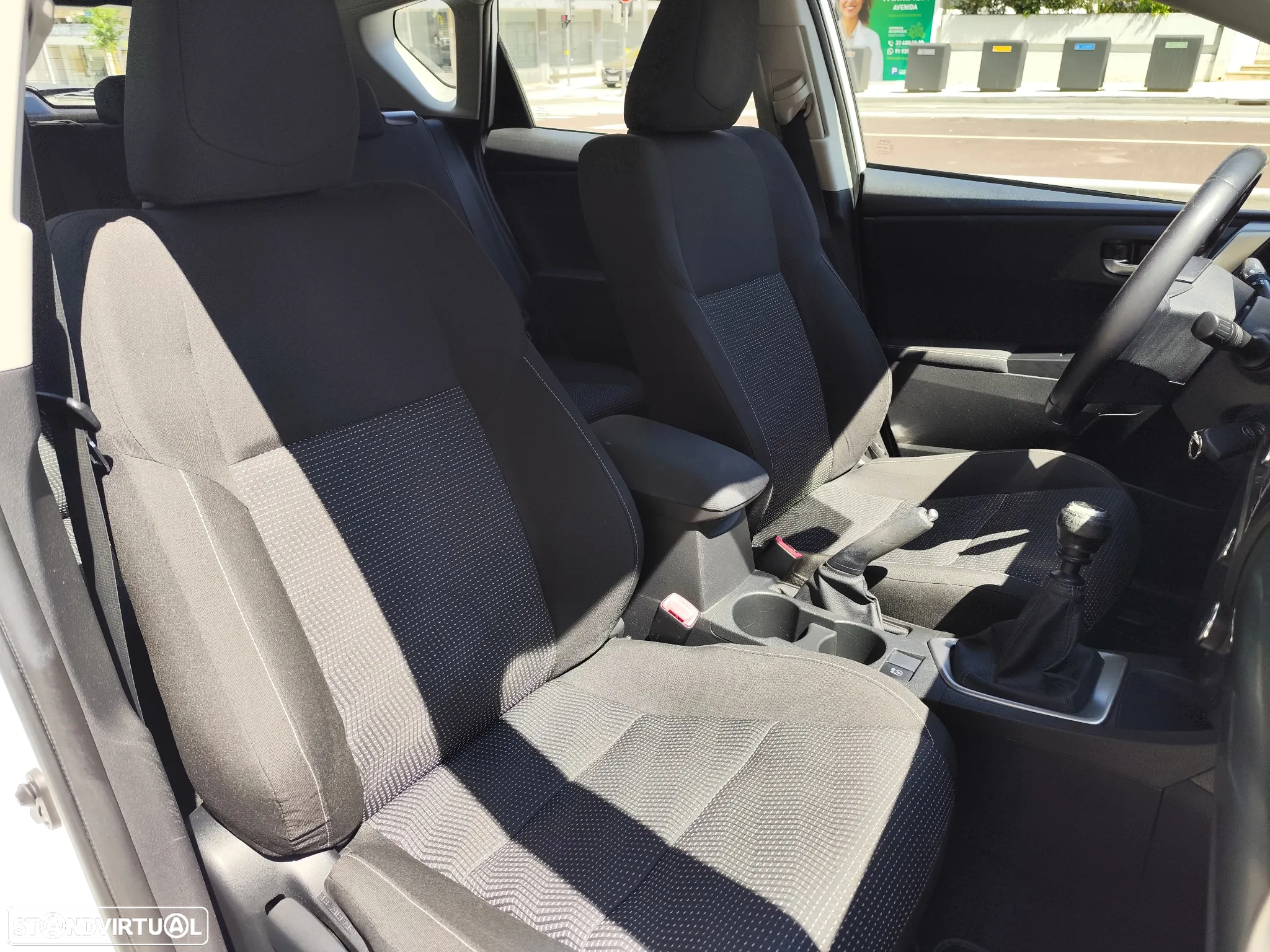 Toyota Auris 1.4 D-4D Comfort+J16+Navi - 12