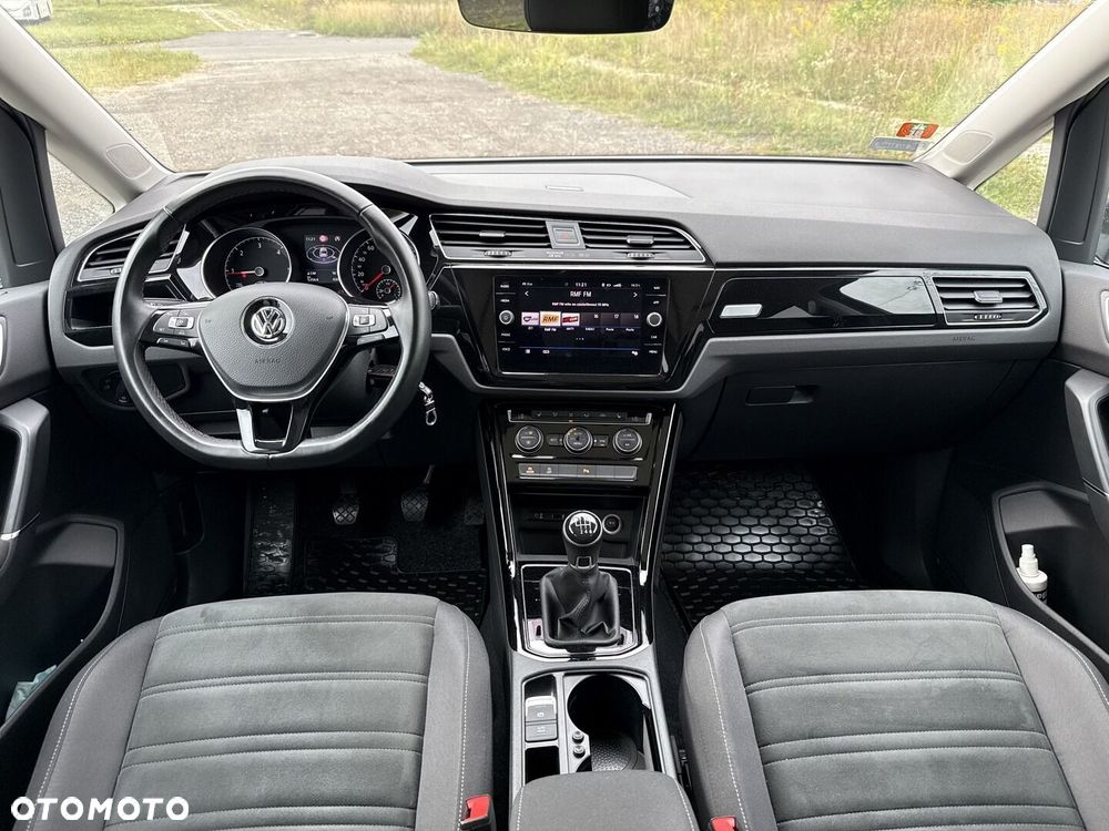 Volkswagen Touran 2.0 TDI BMT Highline - 16