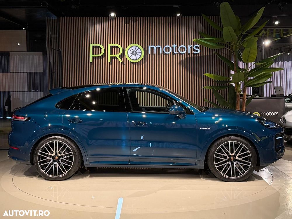 Porsche Cayenne Coupe E-Hybrid Black Edition - 13