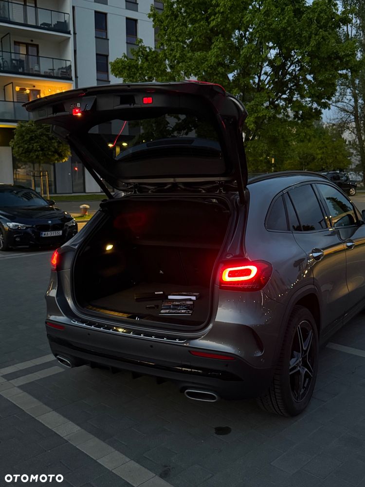 Mercedes-Benz GLA 200 4-Matic Progressive - 17