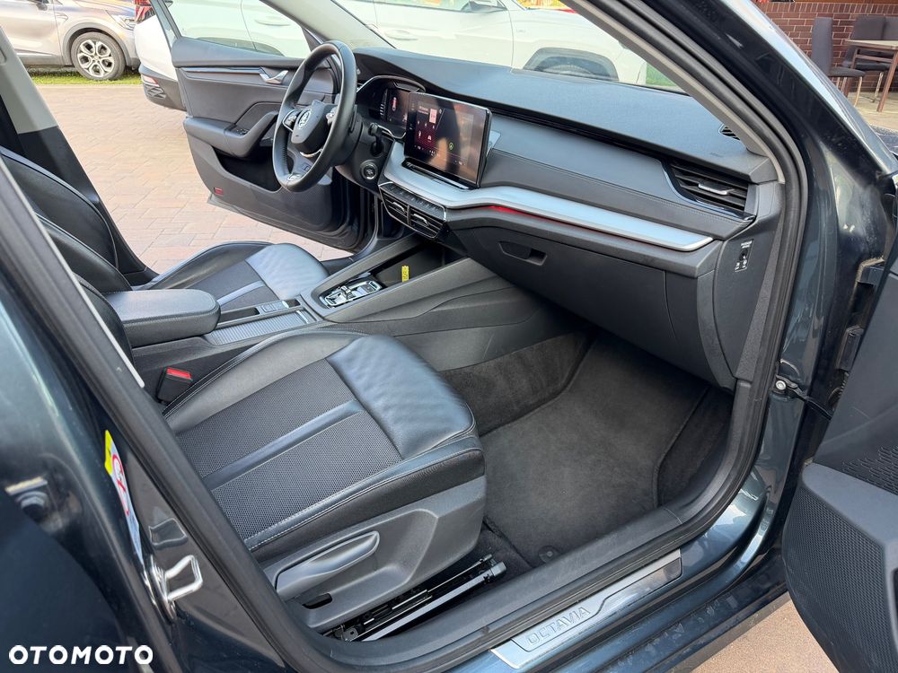 Skoda Octavia 2.0 TDI Sportline DSG - 31