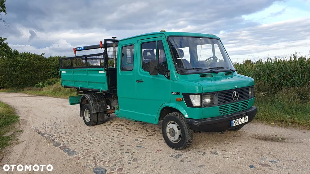 Mercedes-Benz 410 - 29