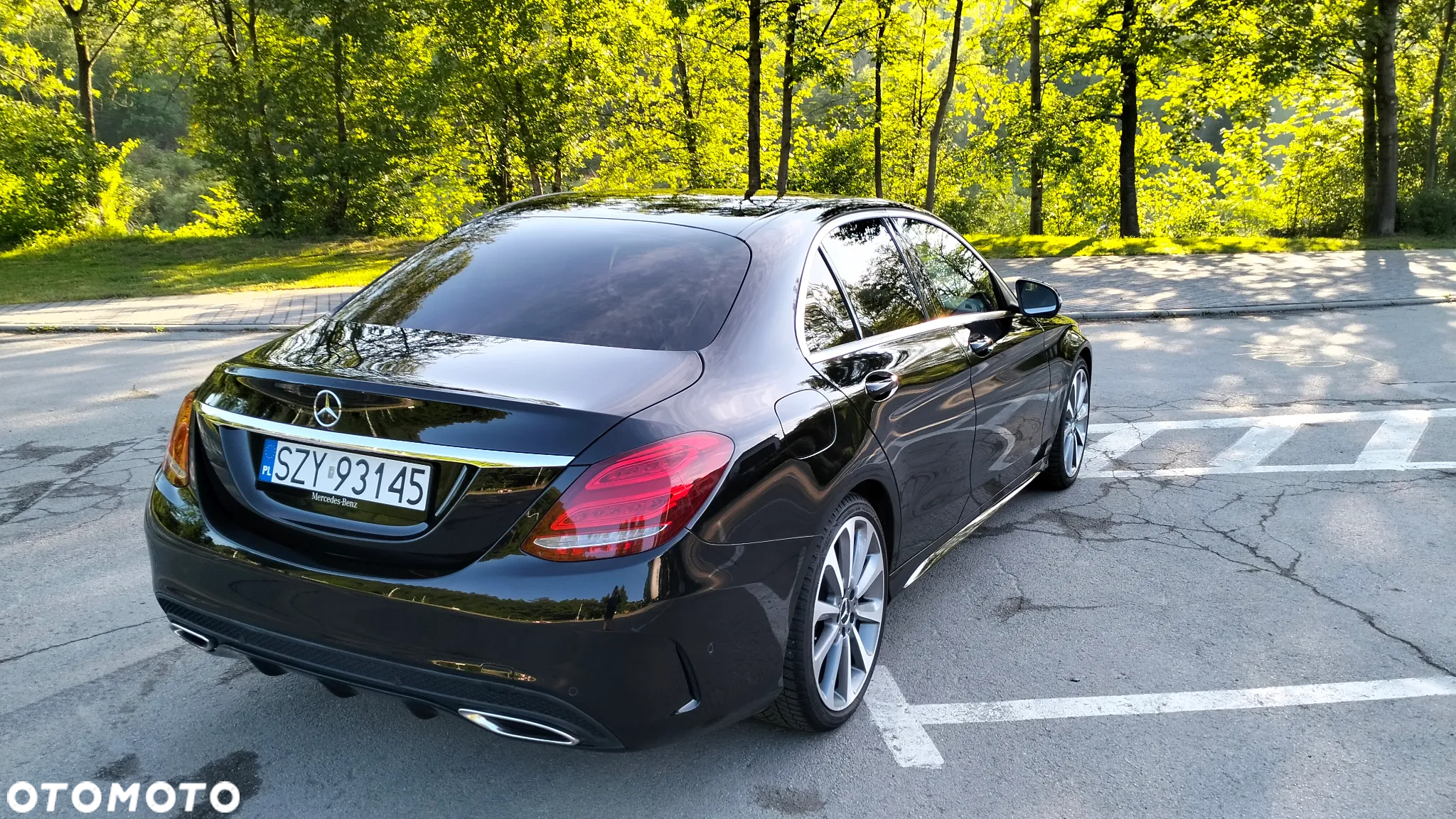 Mercedes-Benz Klasa C 250 9G-TRONIC AMG Line - 11