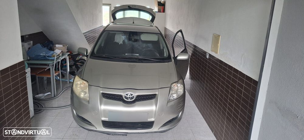 Toyota Auris 1.4 D-4D Sol - 2