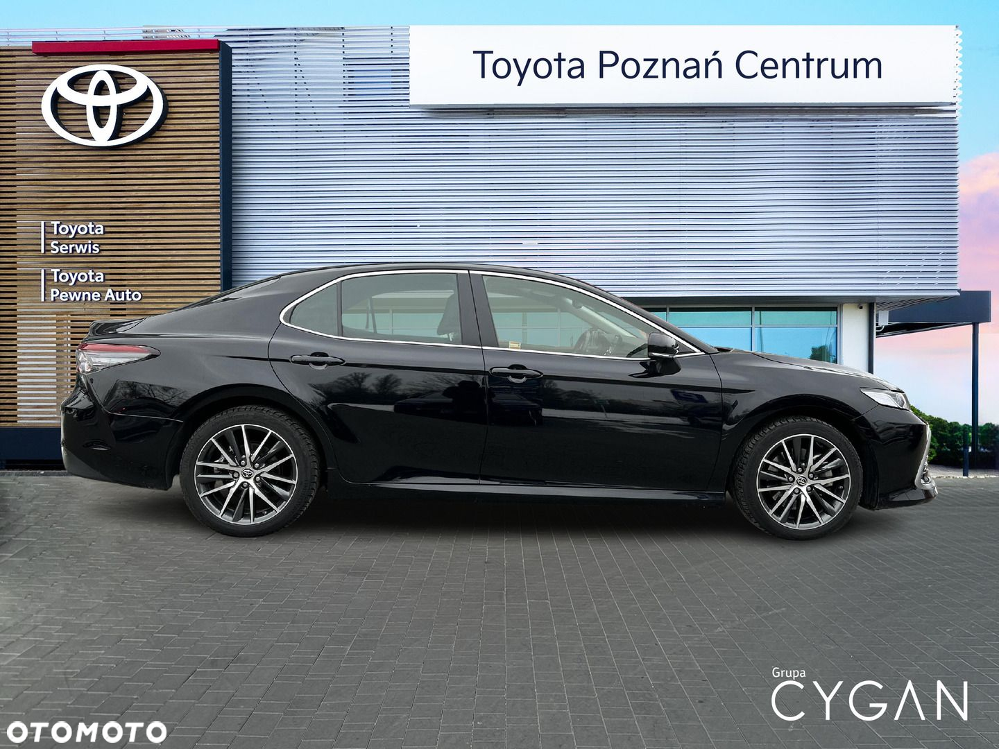 Toyota Camry - 6