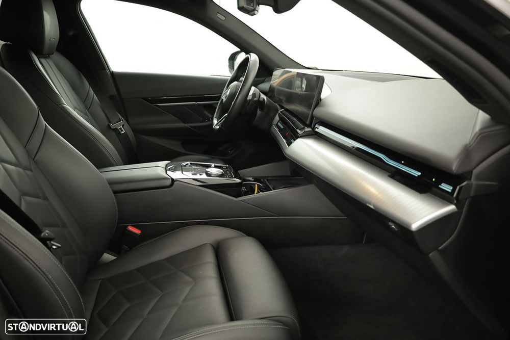 BMW 520 d Pack Desportivo M - 24