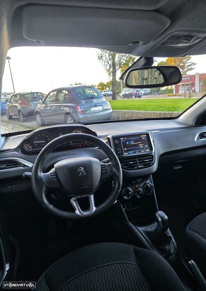 Peugeot 208 1.2 PureTech Style - 19