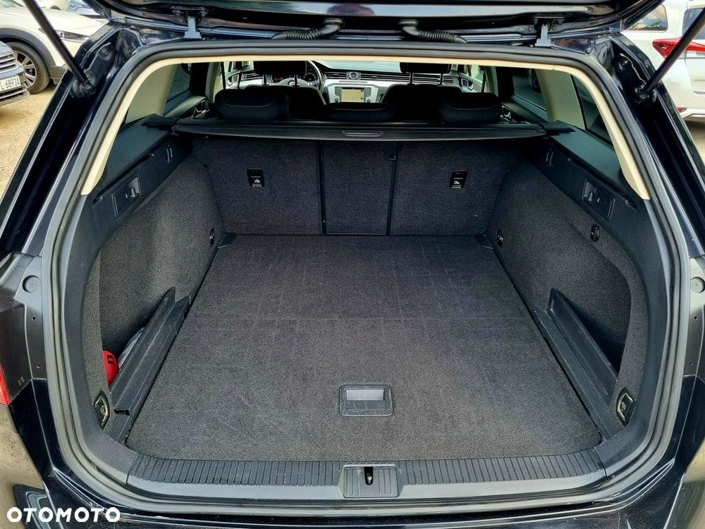 Volkswagen Passat - 14