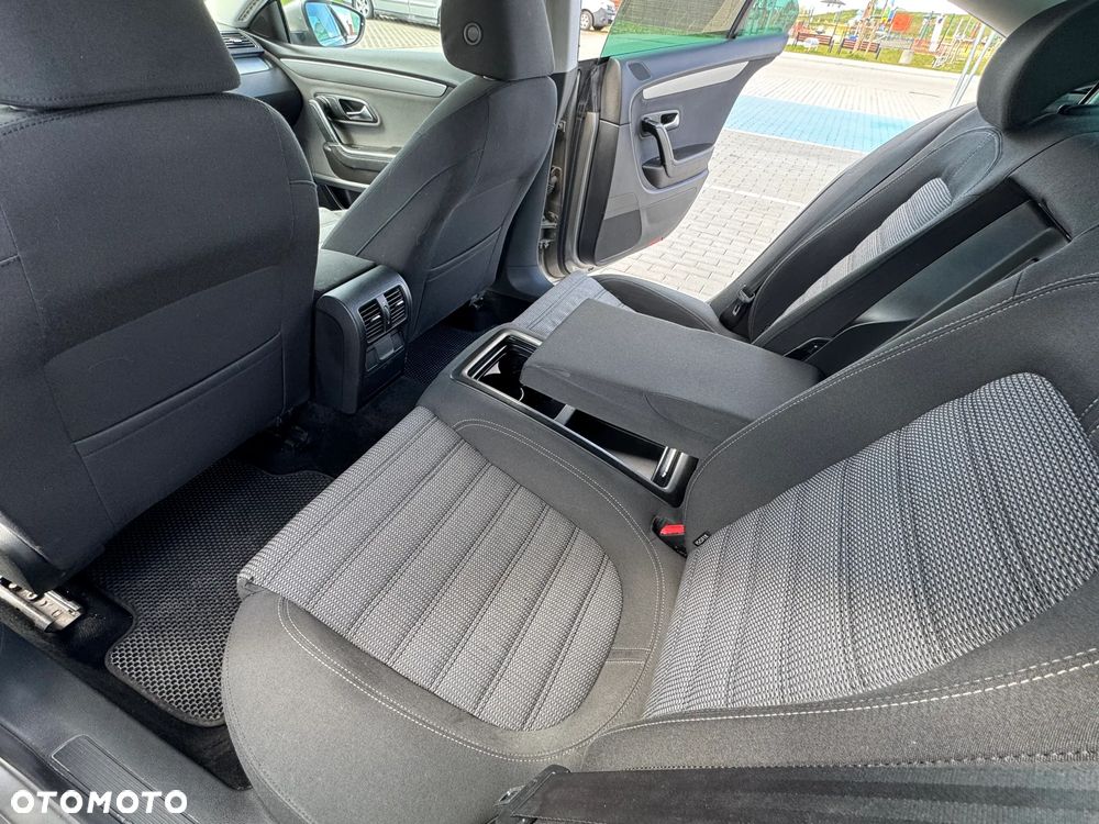 Volkswagen Passat CC - 23